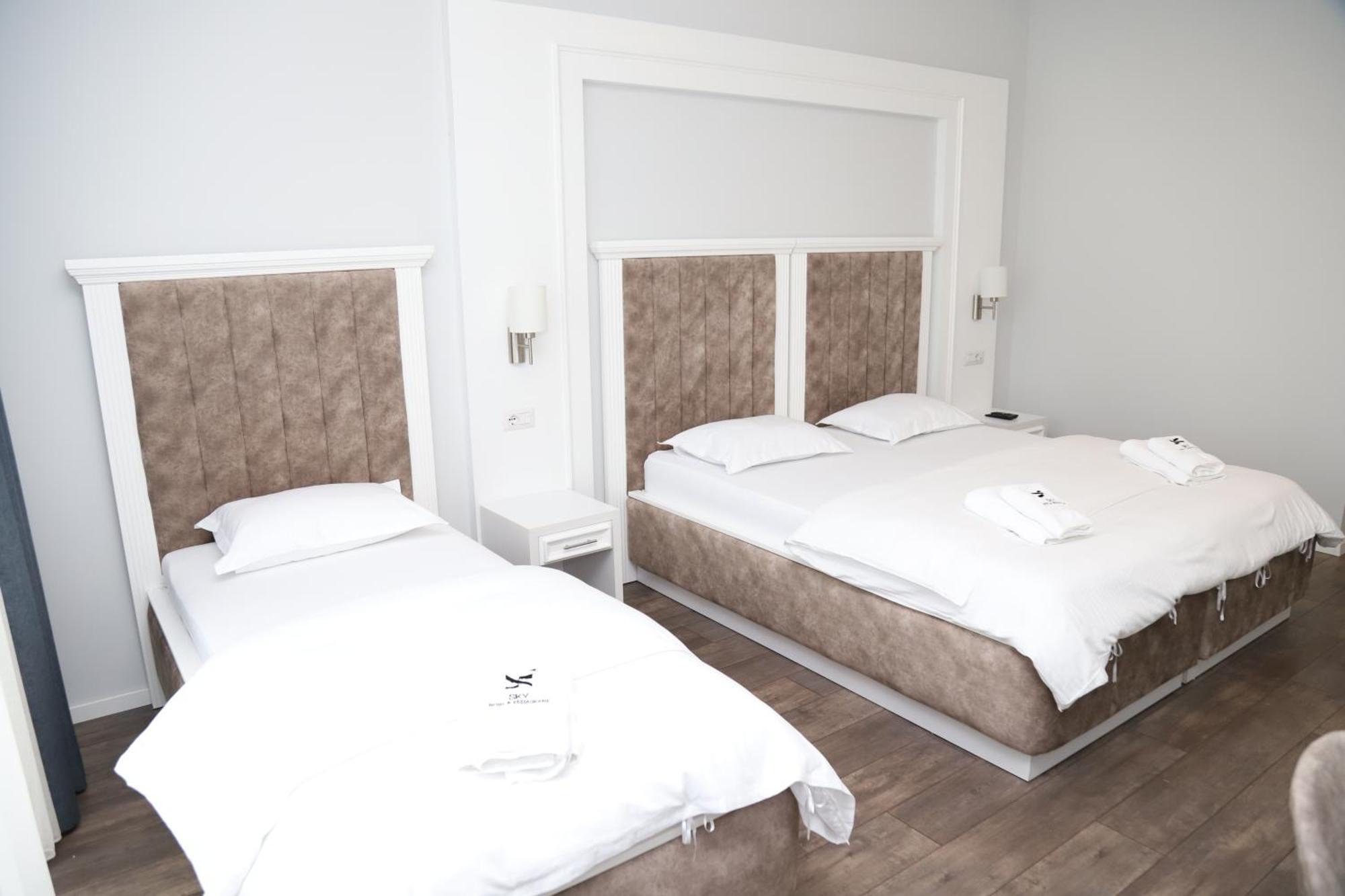 Sky Hotel Prizren Eksteriør billede