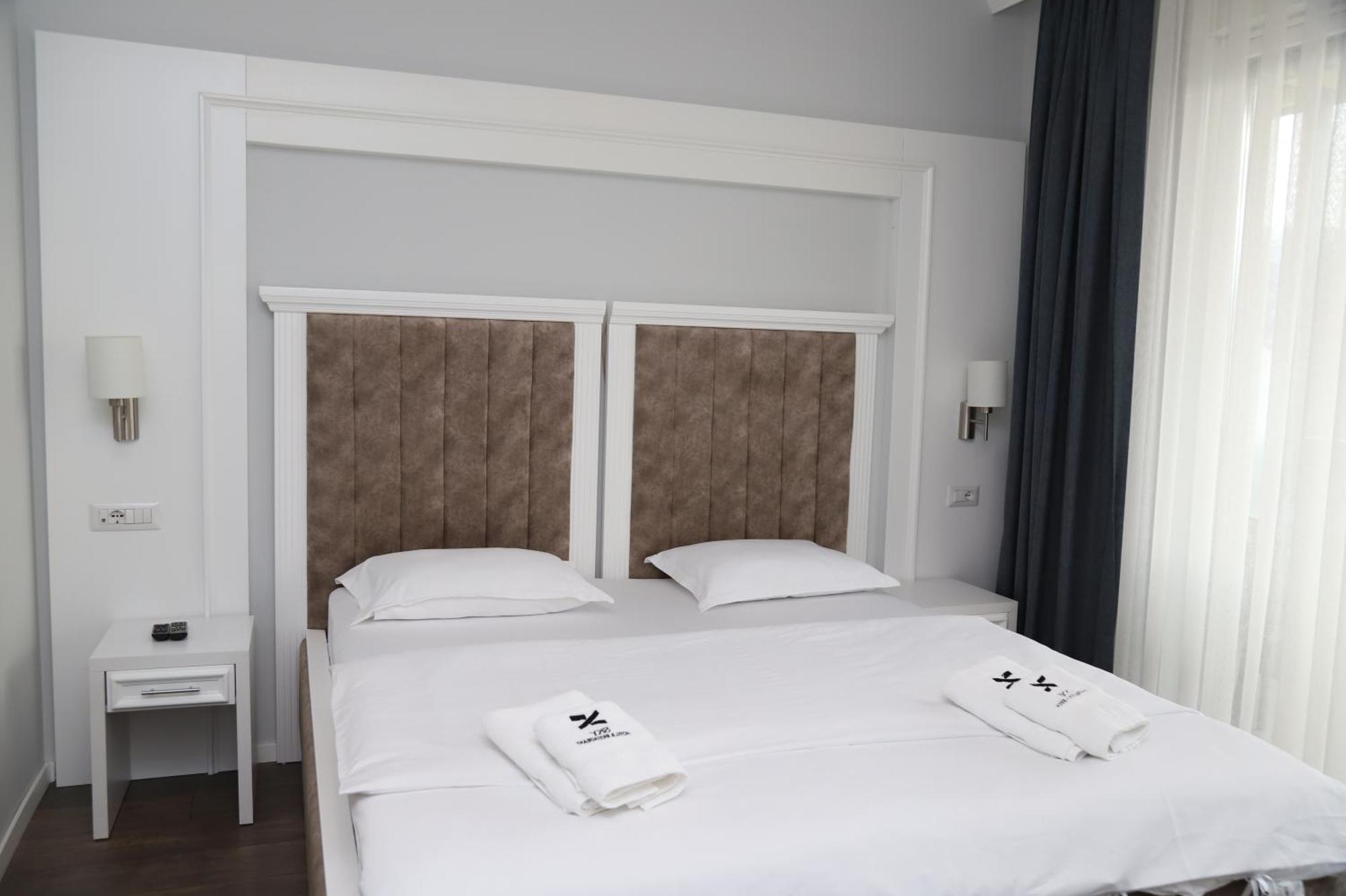 Sky Hotel Prizren Eksteriør billede
