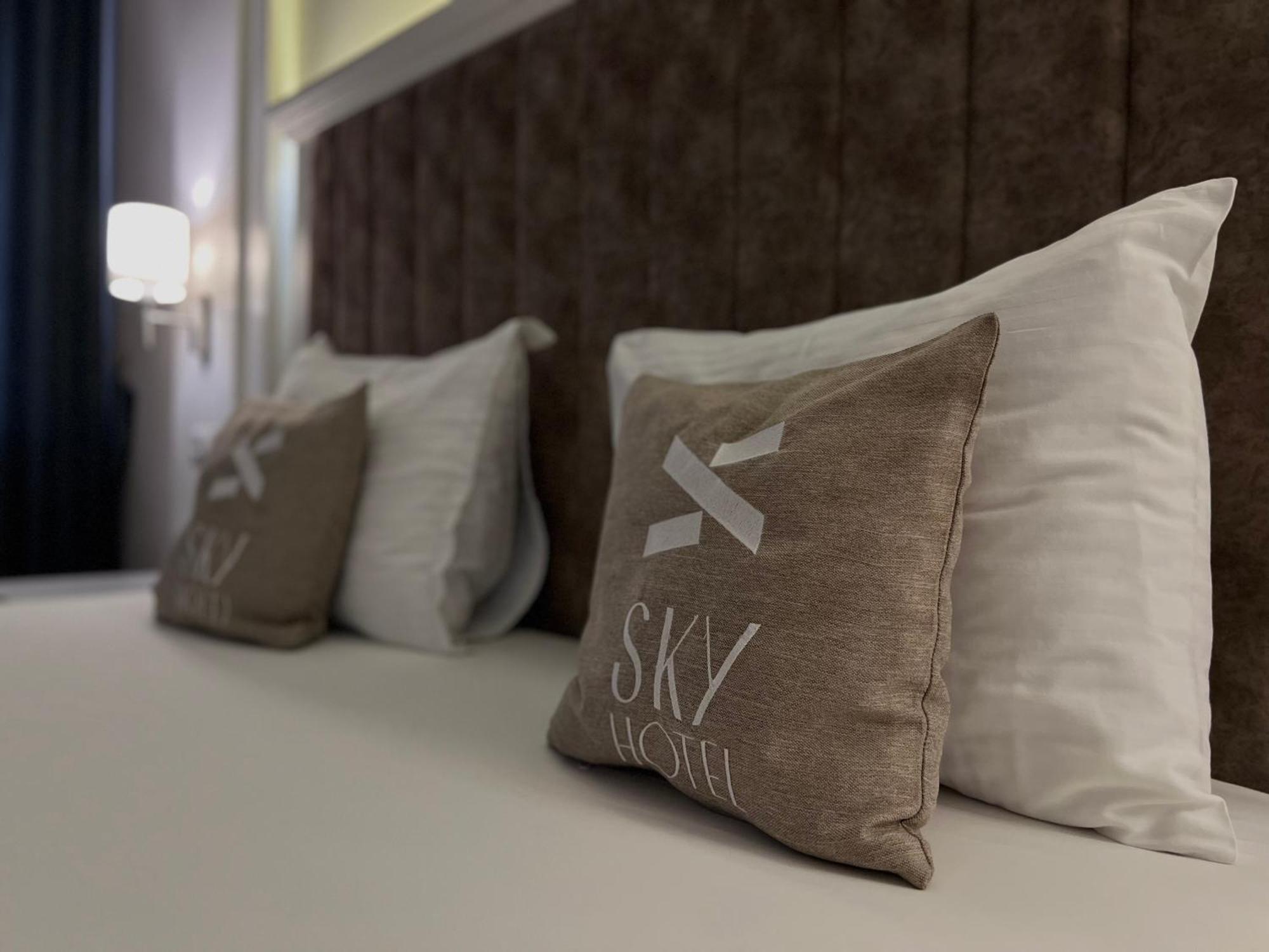 Sky Hotel Prizren Eksteriør billede
