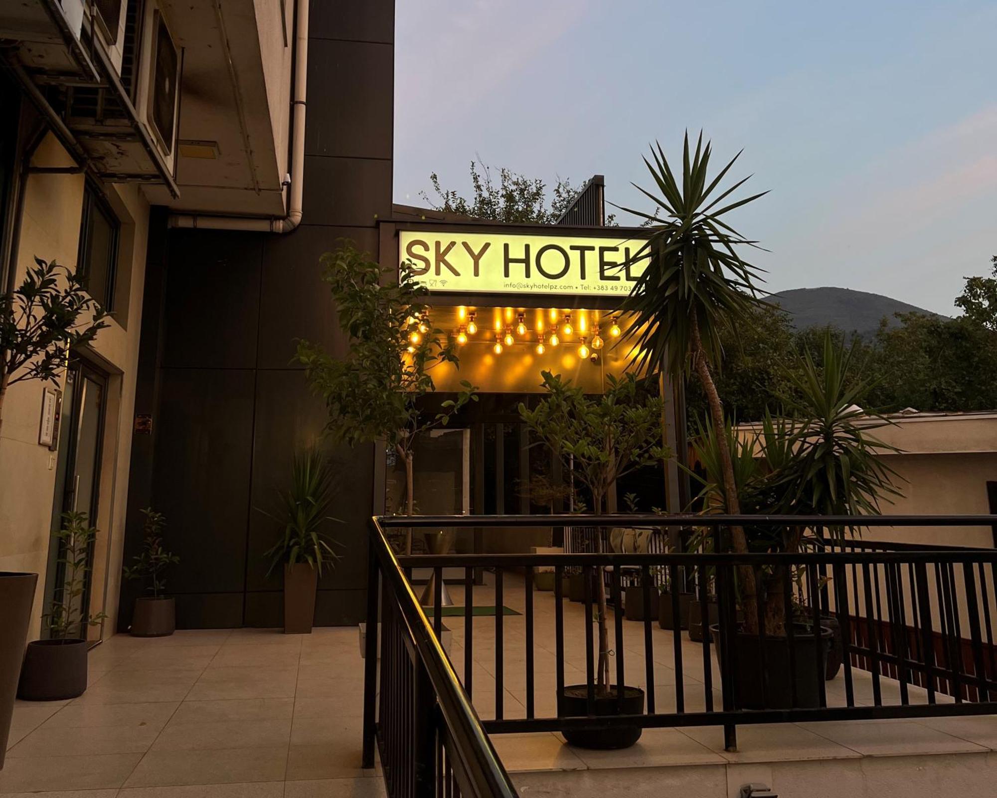 Sky Hotel Prizren Eksteriør billede
